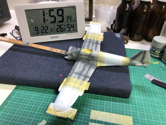 ＜九七式戦闘機 製作記＞ 日の丸の下地