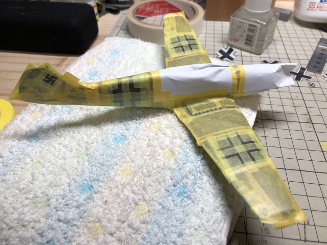 <Bf109 E-4/B 製作記> 全体をマスキング