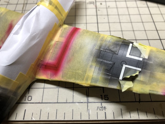 <Bf109 E-4/B 製作記> チラっと剥がす~緊張の一瞬